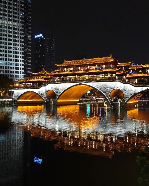 Anshun Bridge in Chengdu.